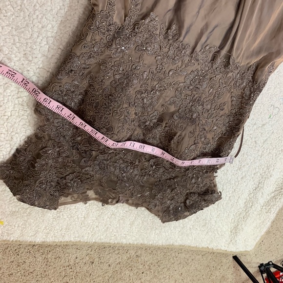 La femme ballgown embellished lace satin cocoa - Picture 5 of 8